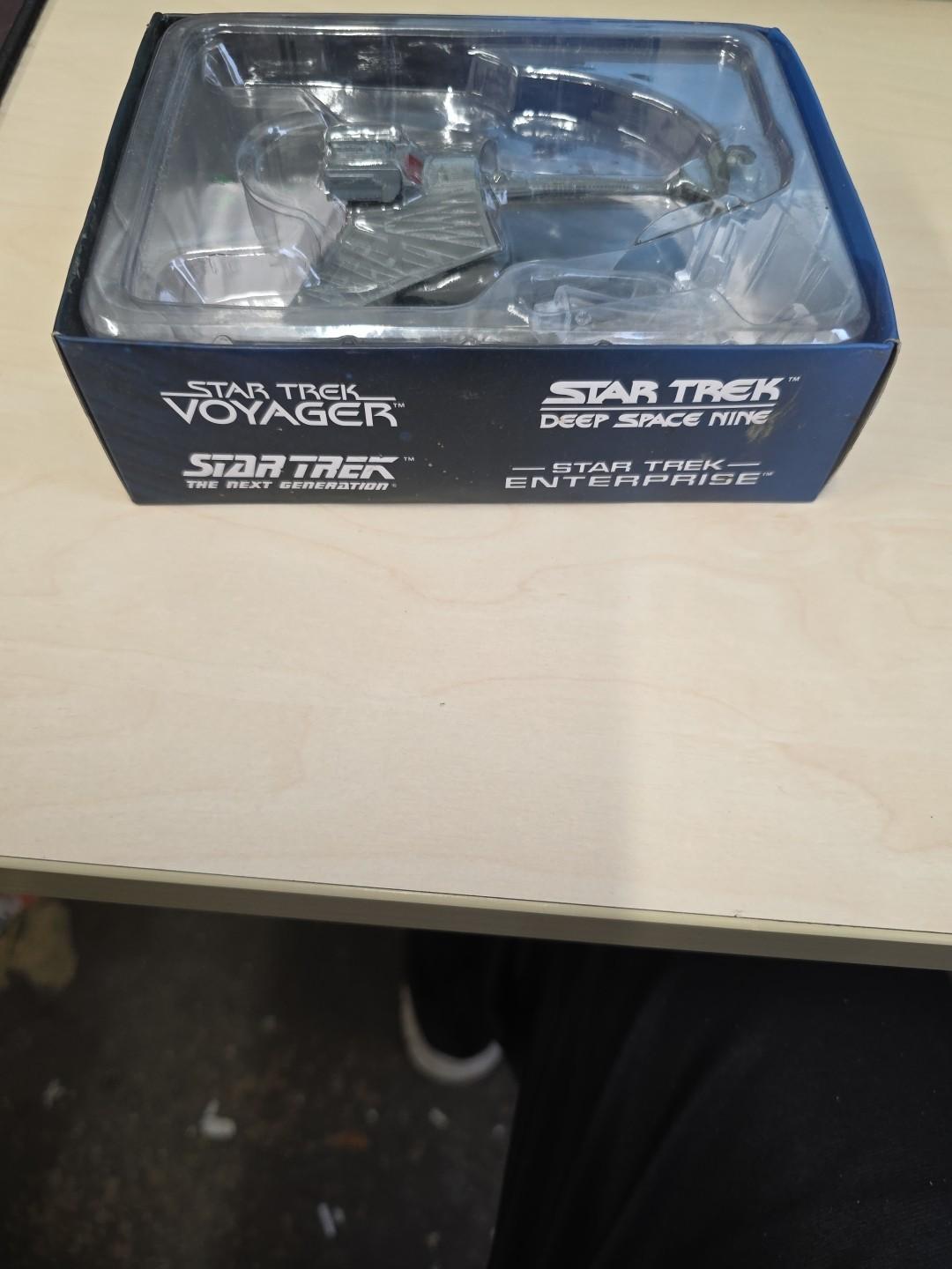 Eaglemoss Star Trek K't'inga Class Battlecruiser 0526-A/F Model With Stand