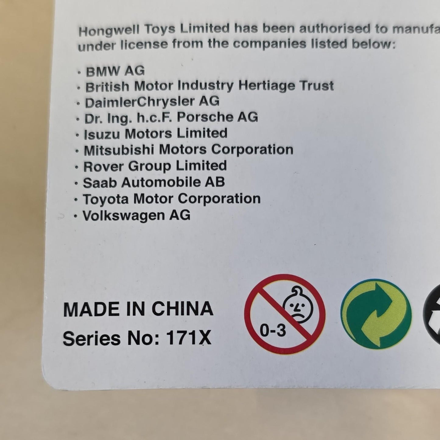 CARARAMA 1:72 Scale Notarzt German Mercedes-Benz W163 Emergency Vehicle Diecast