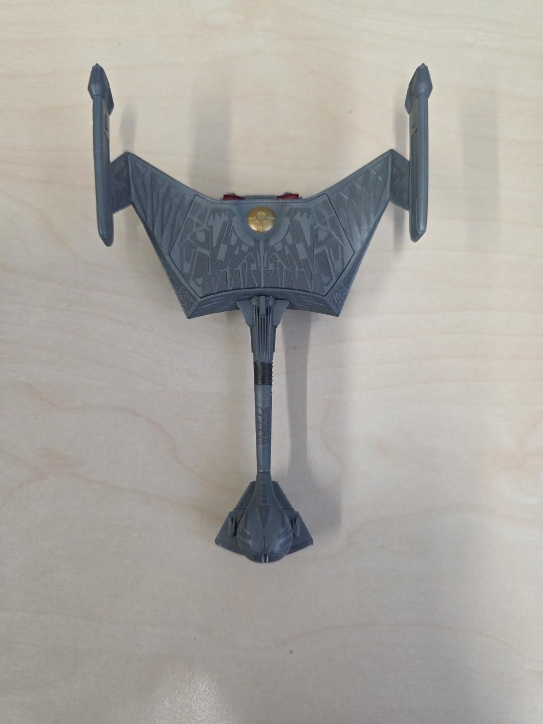 Eaglemoss Star Trek K't'inga Class Battlecruiser 0526-A/F Model With Stand