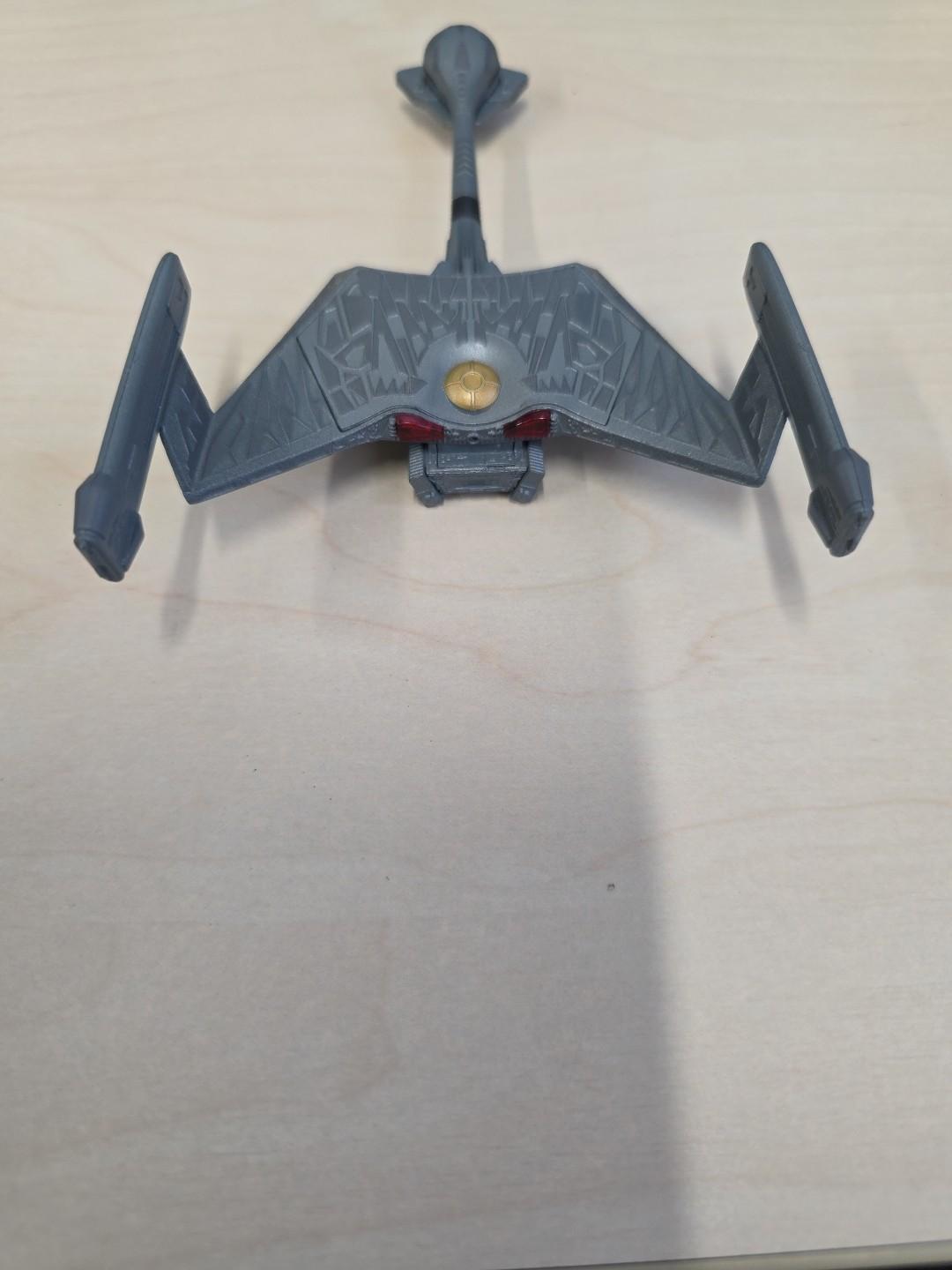 Eaglemoss Star Trek K't'inga Class Battlecruiser 0526-A/F Model With Stand