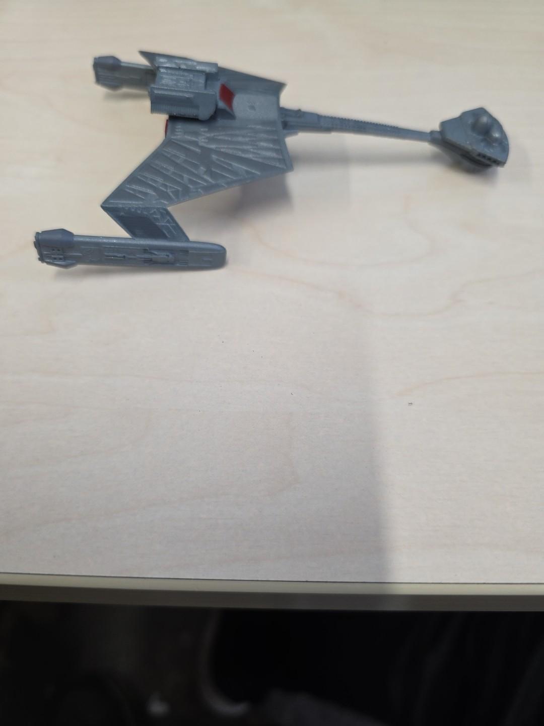 Eaglemoss Star Trek K't'inga Class Battlecruiser 0526-A/F Model With Stand