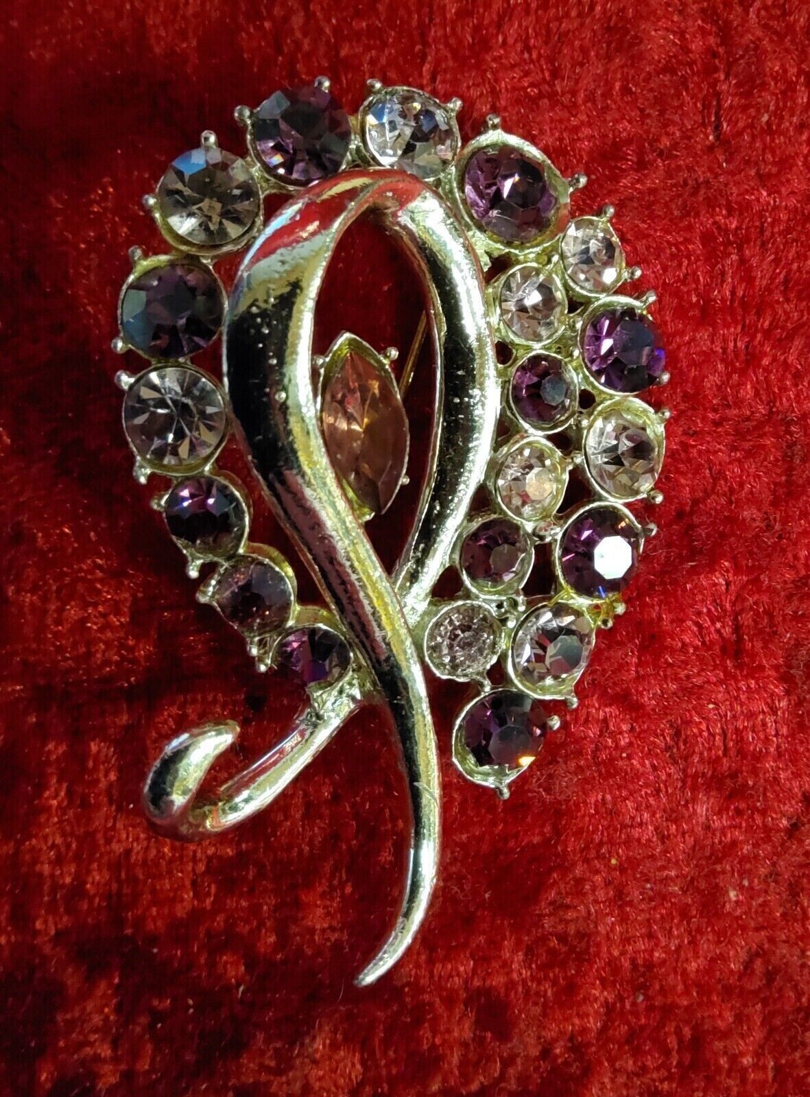 Costume Jewellery Lovely Patterned Brooch. SW188.