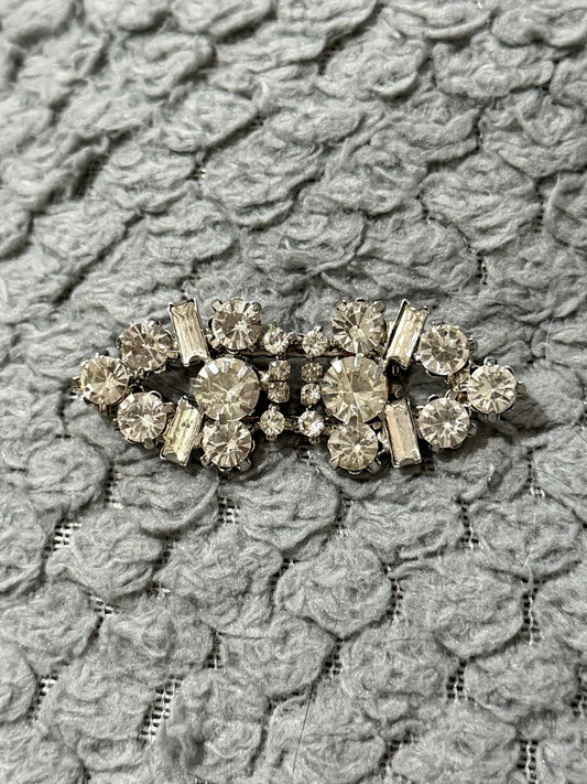 Ladies Silver Coloured Brooch Pin Costume Jewellery