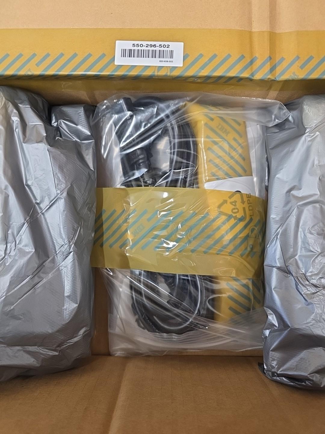 IBM 46M5213 1U 17-Inch Flat Panel Monitor Console Kit Rack Mount