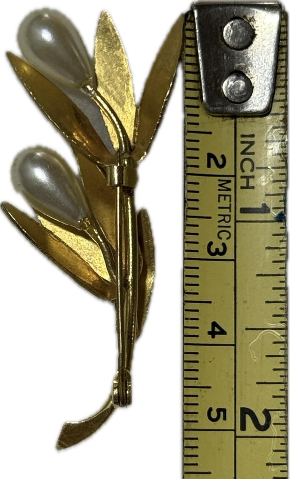 Gold Silver Floral Brooch Pin Costume Jewellery Elegant Accessory