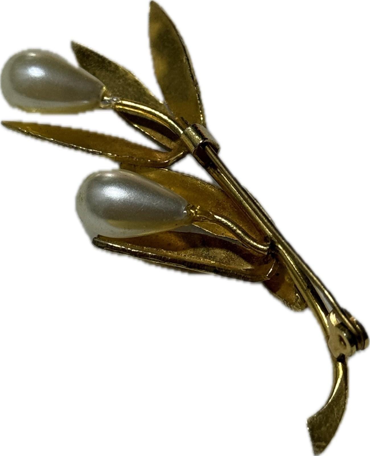 Gold Silver Floral Brooch Pin Costume Jewellery Elegant Accessory